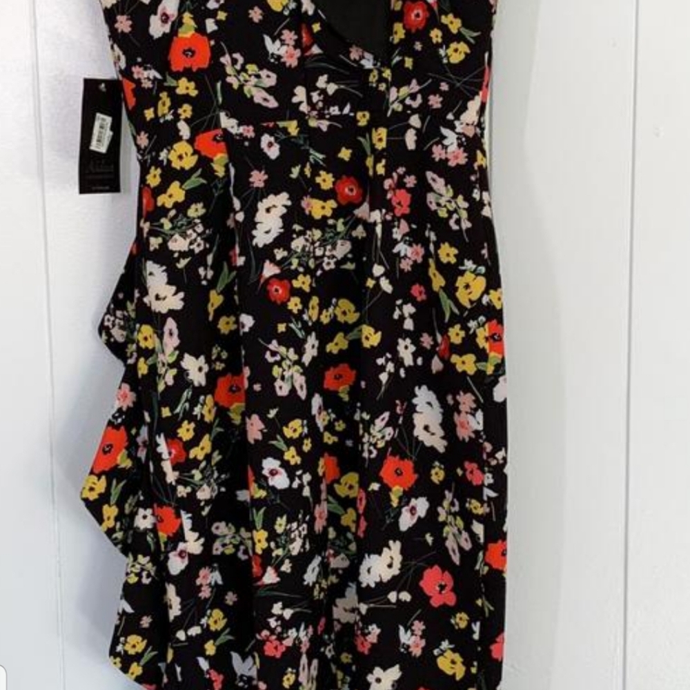 Dress - Picture 5 of 10